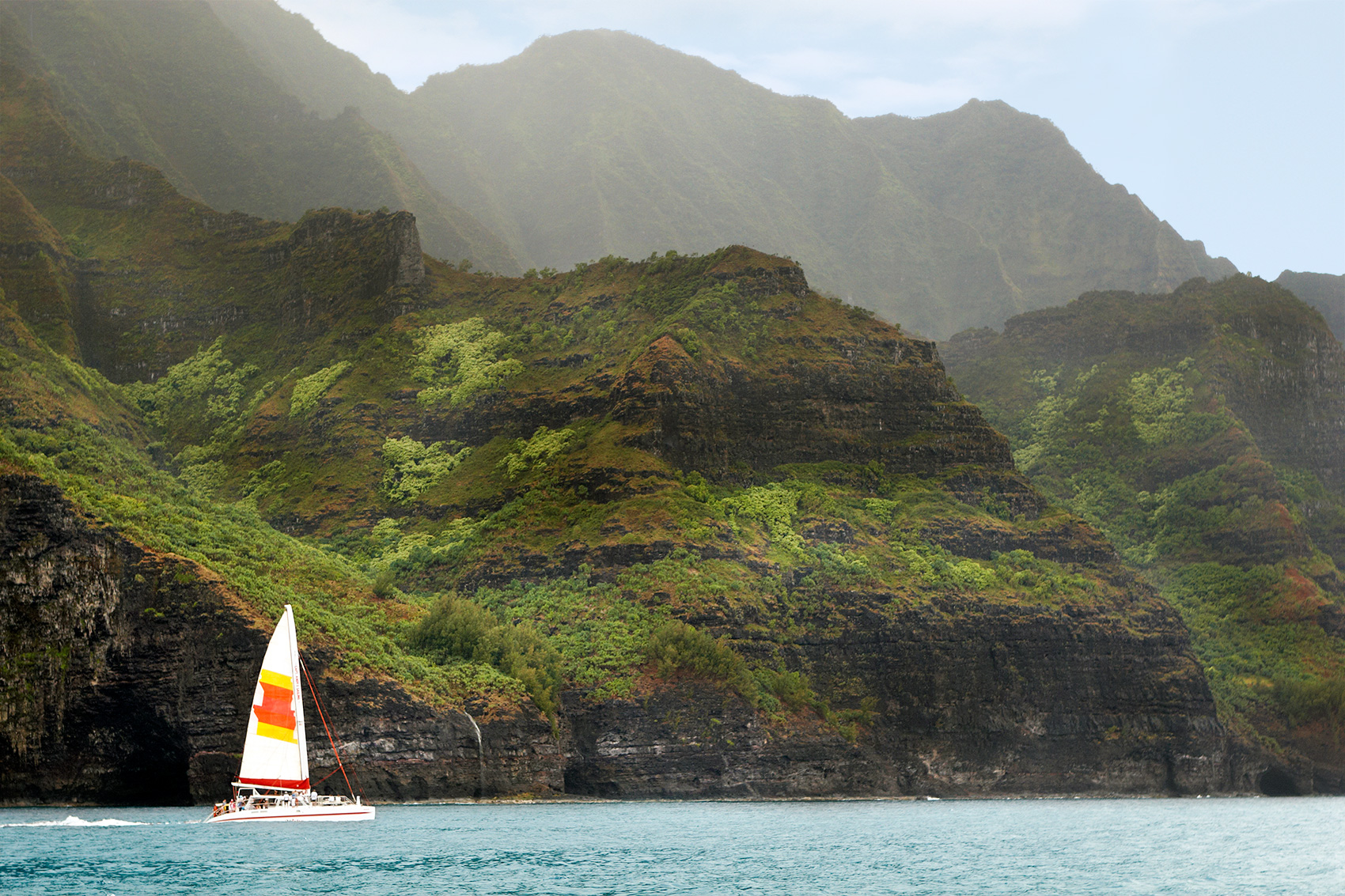Kauai_Hawaii_Sail_catamaran